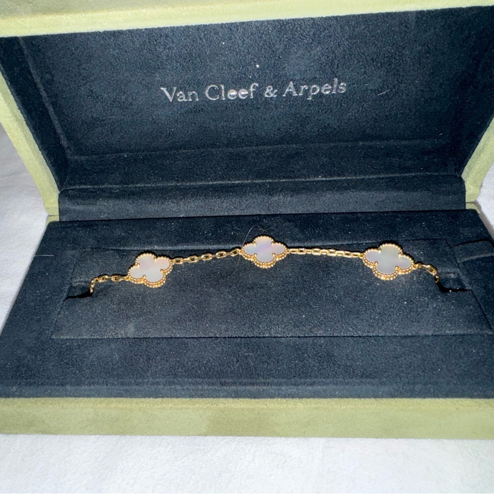 Van Cleef and Arpels Alhambra 5 motif bracelet